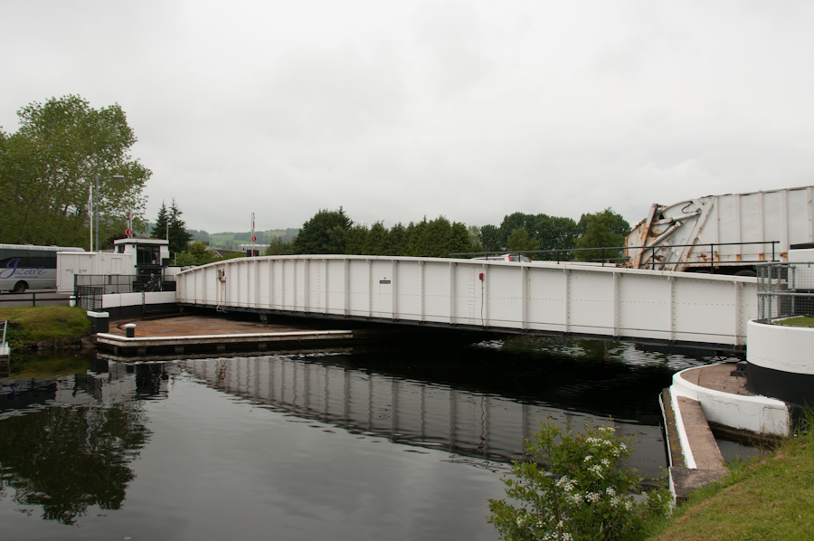 Caledonian Canal, Tomnahurich Swing Bridge